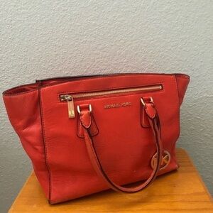 Michael Michael Kors Crossbody in tangerine